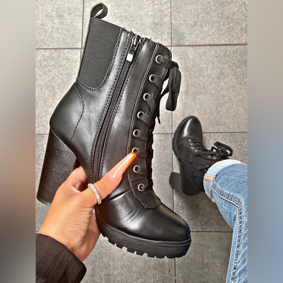 NEW! FAUX LEATHER PU BLACK BOOTIE - Picture 1 of 1